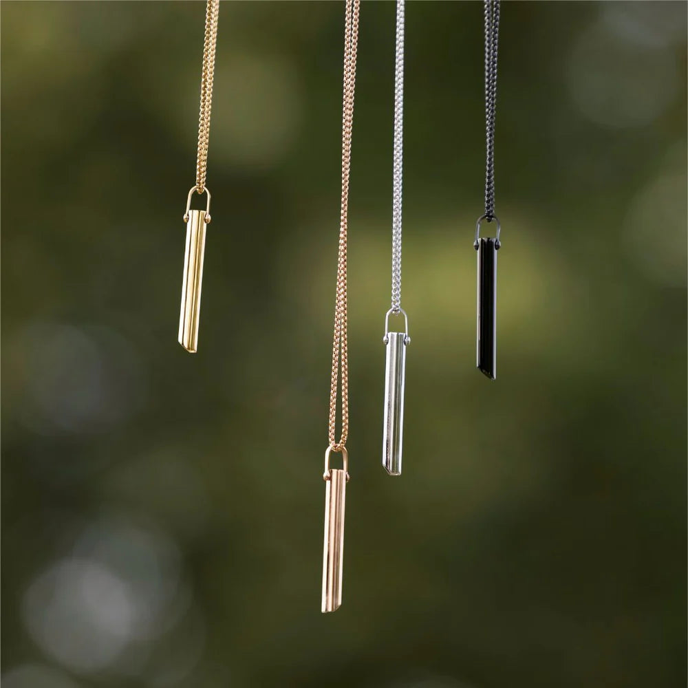 iQuit - Anti-Smoking necklace